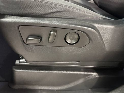 Used 2023 Chevrolet Tahoe LS AWD/4WD image 19