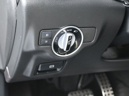 Used 2017 INFINITI QX30 Sport w/ Sport Leather Package image 15