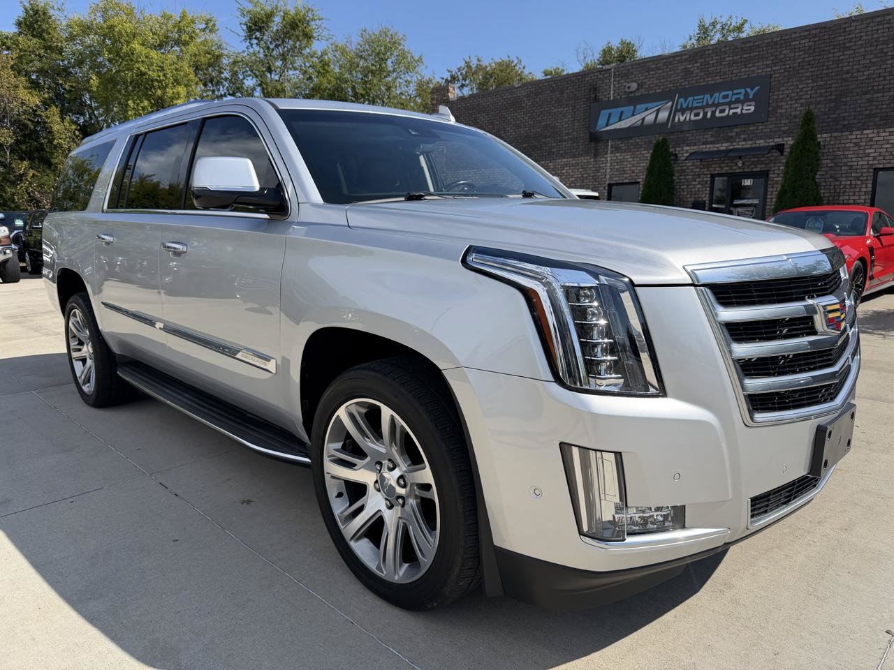 Used 2017 Cadillac Escalade ESV Luxury AWD/4WD image 1