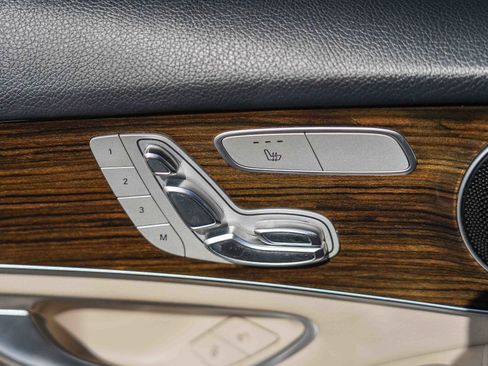 Used 2019 Mercedes-Benz GLC 300 image 32