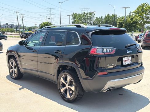 Used 2019 Jeep Cherokee Limited w/ Luxury Group AWD/4WD image 6