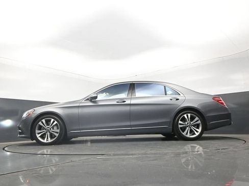 Used 2020 Mercedes-Benz S 560 4MATIC Sedan w/ Premium Package image 25