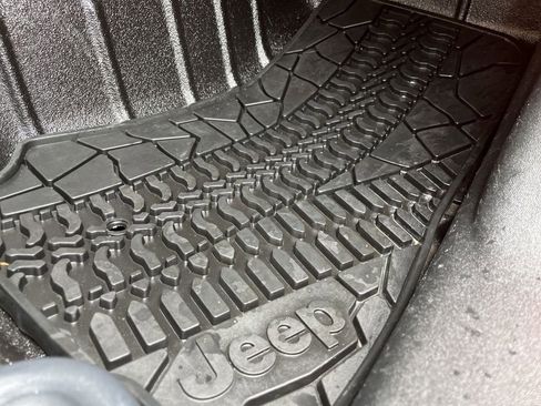 Used 2012 Jeep Wrangler Unlimited Sport AWD/4WD image 43