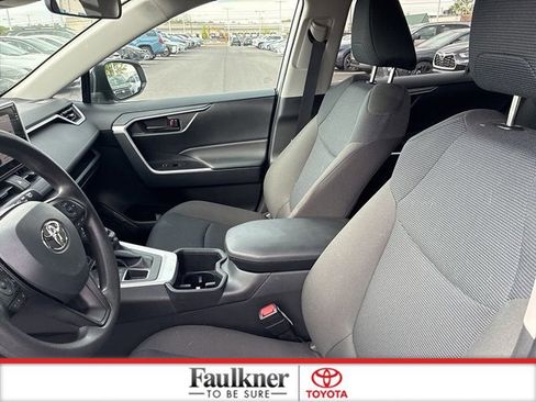 Used 2025 Toyota RAV4 LE AWD/4WD image 24