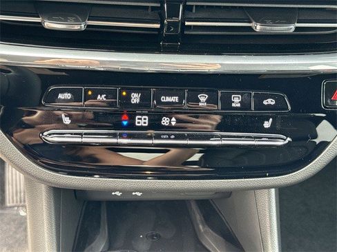 New 2026 Buick Envista Avenir image 18