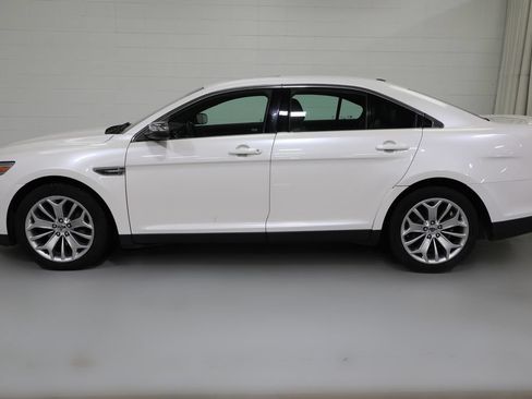 Used 2013 Ford Taurus Limited AWD/4WD image 14