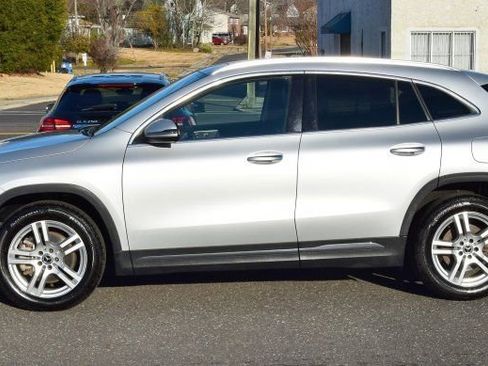 Used 2021 Mercedes-Benz GLA 250 4MATIC w/ Premium Package image 3
