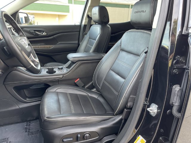 Used 2023 GMC Acadia Denali w/ Black Diamond Edition FWD image 11