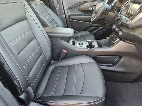 Used 2024 GMC Terrain Denali w/ Denali Premium Package image 12