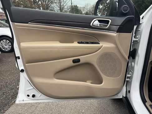 Used 2014 Jeep Grand Cherokee Limited image 14