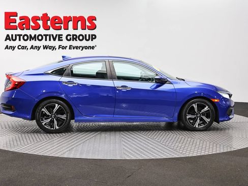 Used 2017 Honda Civic Touring image 4