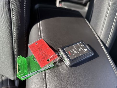 New 2025 Jeep Grand Cherokee L Laredo w/ Luxury Tech Group I image 30