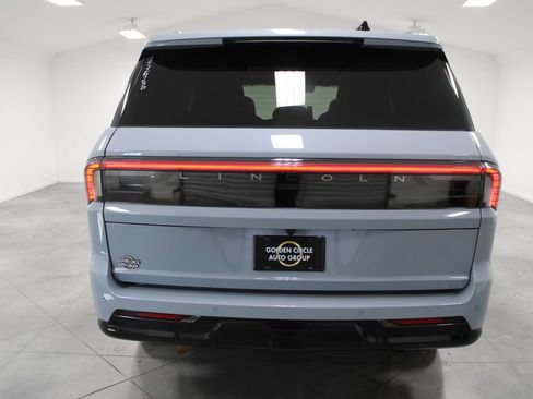 New 2025 Lincoln Navigator Reserve w/ Jet Appearance Package image 7