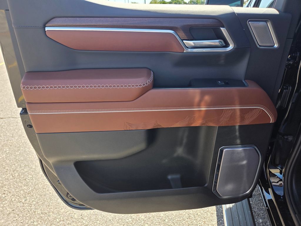 New 2026 GMC Sierra 1500 Denali Ultimate w/ LPO, Black Badging Package AWD/4WD image 45