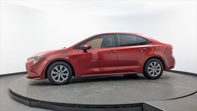 Used 2021 Toyota Corolla LE FWD image 3