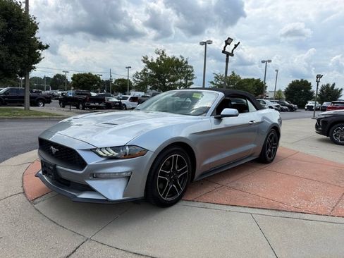 Used 2022 Ford Mustang Premium RWD image 3