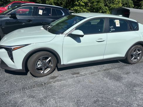 Used 2025 Kia K4 FWD image 6