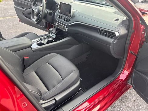 Used 2022 Nissan Altima 2.5 SV w/ SV Premium Package FWD image 19