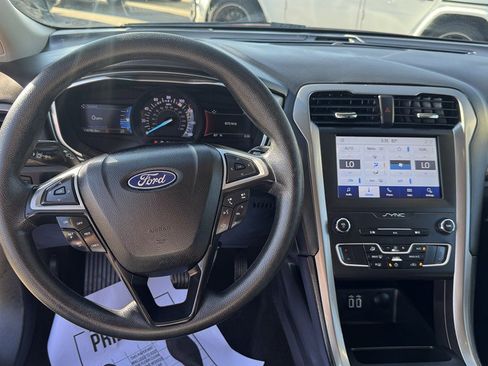 Used 2020 Ford Fusion SE FWD image 17