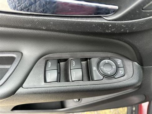 Used 2021 Chevrolet Equinox LT image 16