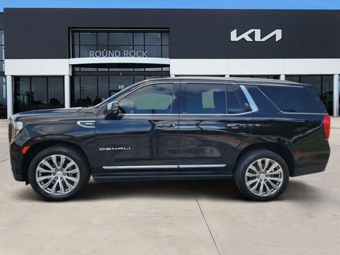 Used 2021 GMC Yukon Denali w/ Denali Premium Package AWD/4WD image 4