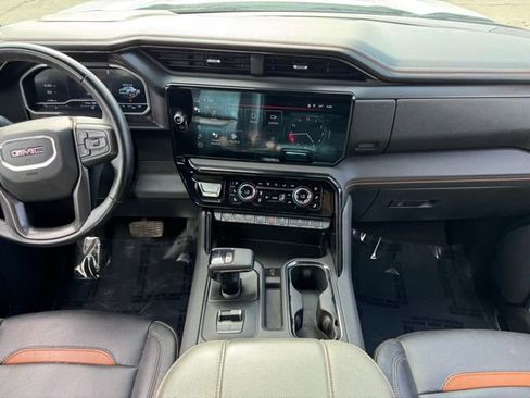 Used 2023 GMC Sierra 1500 AT4 w/ AT4 Preferred Package AWD/4WD image 2