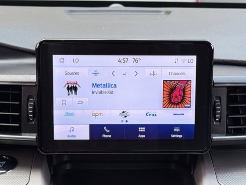 Used 2023 Ford Explorer XLT w/ Equipment Group 202A AWD/4WD image 23