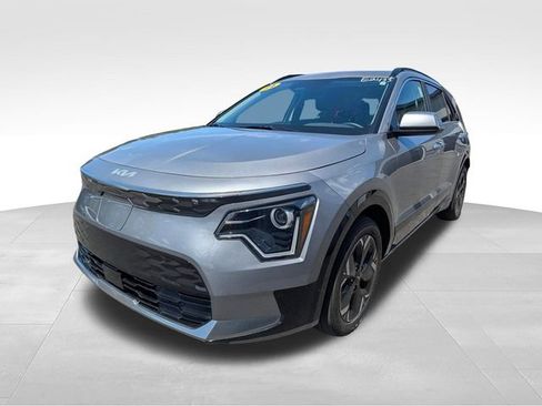 Used 2024 Kia Niro Wind FWD image 3