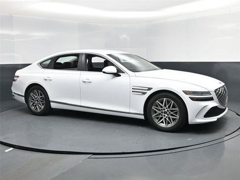 Used 2025 Genesis G80 2.5T image 2