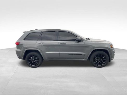 Used 2020 Jeep Grand Cherokee Altitude AWD/4WD image 7