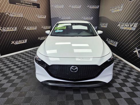 Used 2020 MAZDA MAZDA3 Hatchback FWD image 4