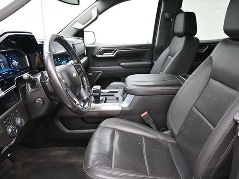 Used 2023 Chevrolet Silverado 1500 LTZ w/ LTZ Convenience Package II AWD/4WD image 16