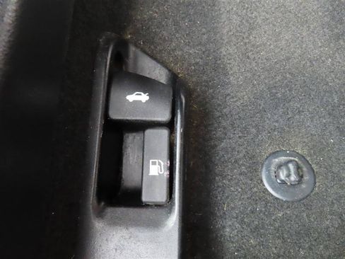 Used 2023 Toyota Corolla LE FWD image 15