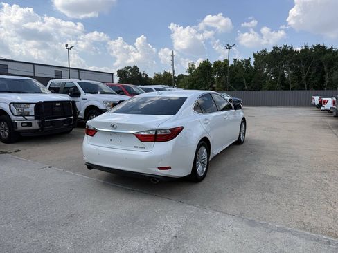 Used 2014 Lexus ES 350 w/ Luxury Package FWD image 5