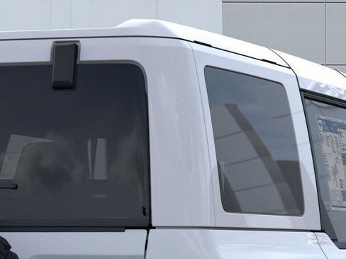 New 2025 Ford Bronco Badlands image 25