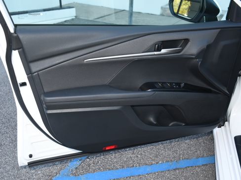 Certified 2025 Toyota Camry SE image 9