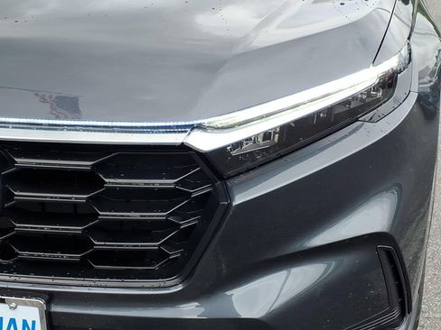 Used 2025 Honda CR-V LX image 7