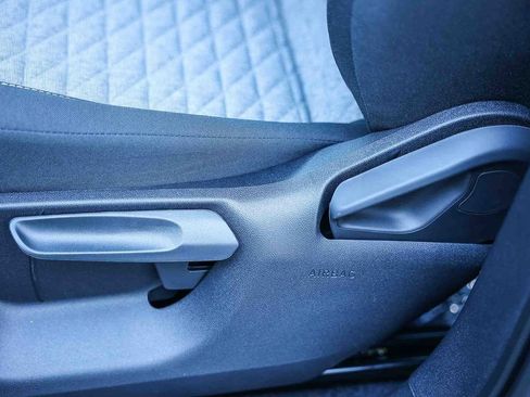 New 2026 Volkswagen Tiguan S image 31