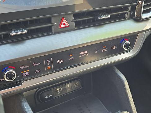 Certified 2024 Kia Sportage EX FWD image 18