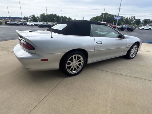 Used 2002 Chevrolet Camaro Z28 w/ SS Performance/Appearance Pkg RWD image 3