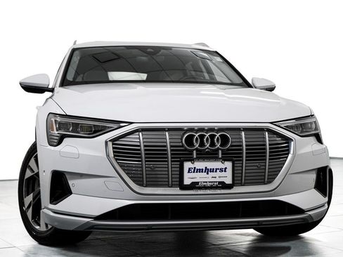 Used 2023 Audi e-tron Premium Plus w/ Premium Plus Package AWD/4WD image 3