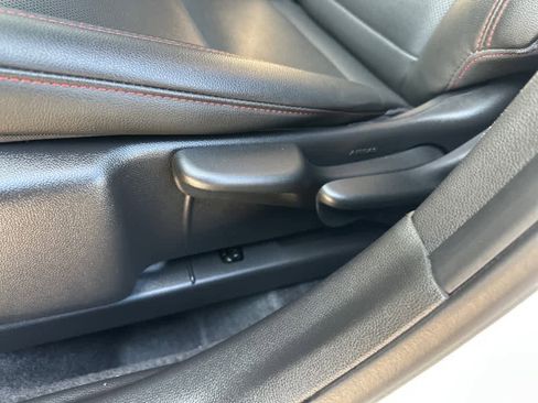 Used 2025 Chevrolet Trax RS w/ Sunroof Package image 15