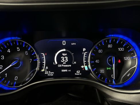 Certified 2024 Chrysler Pacifica Touring-L image 14