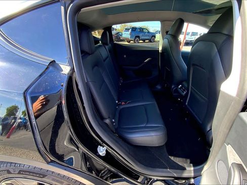 Used 2025 Tesla Model Y Long Range image 19