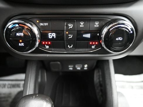 Used 2023 Chevrolet TrailBlazer RS w/ Convenience Package FWD image 16
