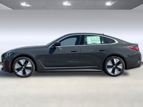 Used 2026 BMW i4 eDrive40 w/ Premium Package RWD image 2