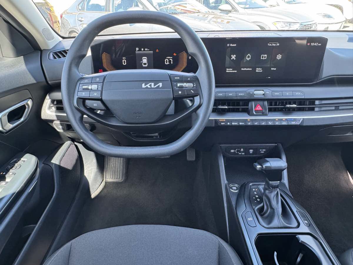 Used 2026 Kia K4 FWD image 23