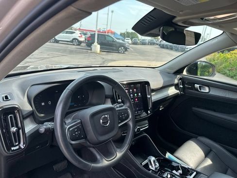 Used 2024 Volvo XC40 B5 Plus w/ Protection Package Premier AWD/4WD image 11