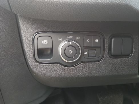 Used 2024 Mercedes-Benz Sprinter 2500 image 27