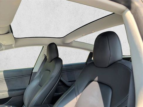 Used 2018 Tesla Model 3 Mid Range RWD image 11
